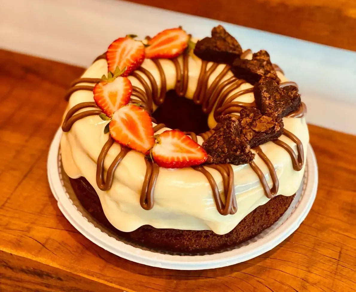 Bolo com cobertura artesanal
